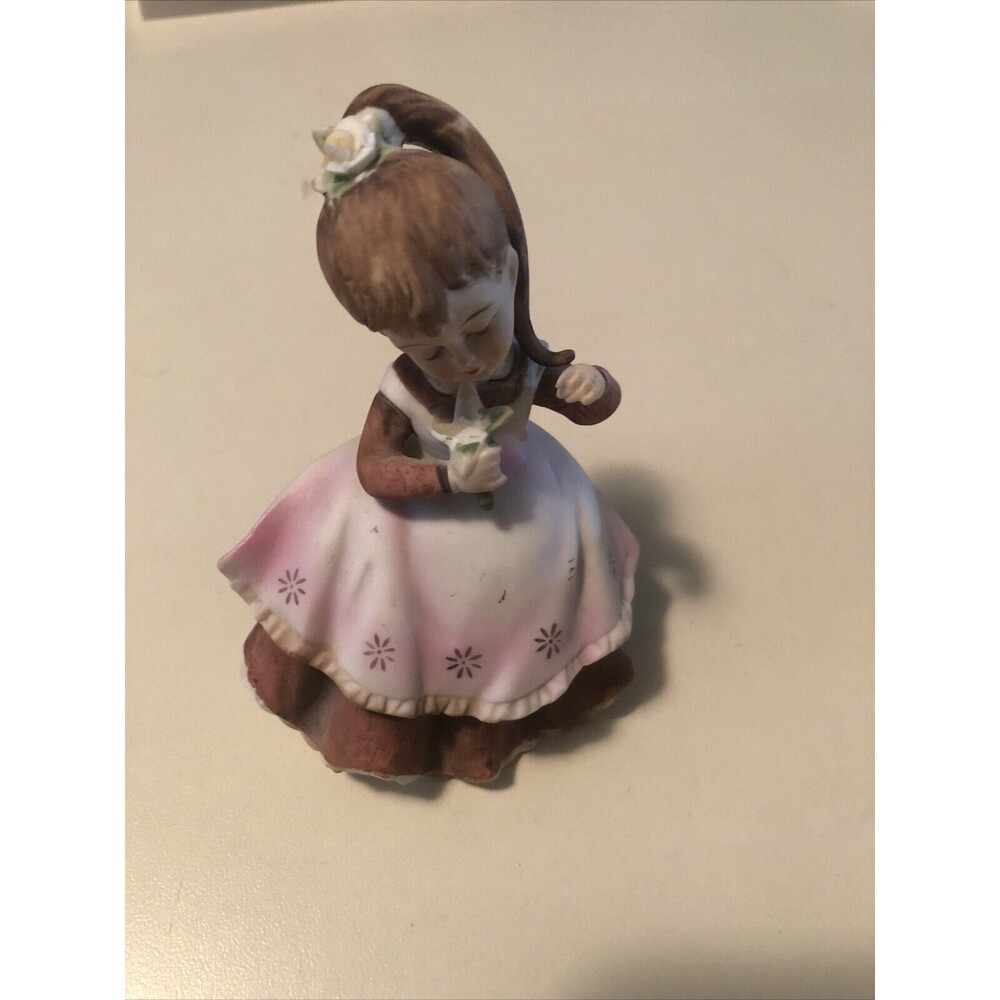 Vintage Lefton China Figurine Girl With Apron KW2817 Made in Japan 5 inches tall